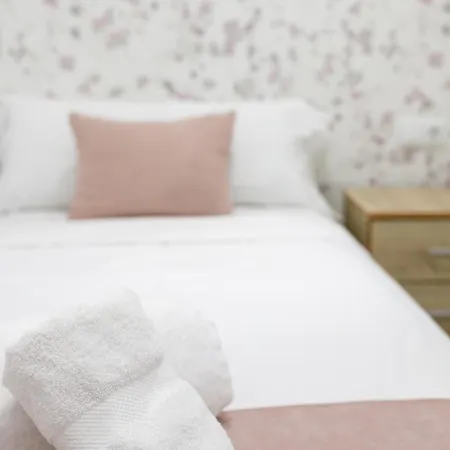 Ro's Lil Guest house Alicante