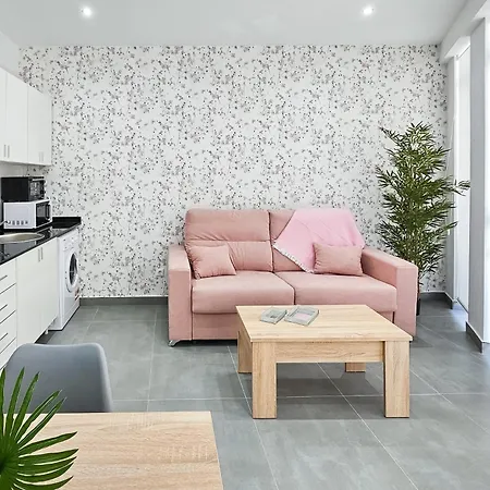 Ro's Lil Guest house Alicante