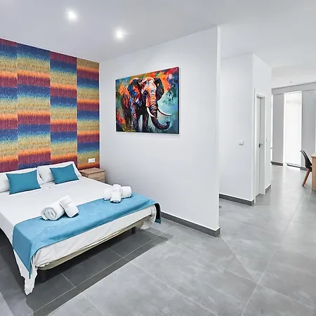 Ro's Lil Guest house Alicante