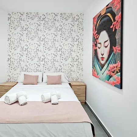 Ro's Lil Guest house Alicante