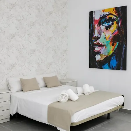 Ro's Lil San Juan Alicante