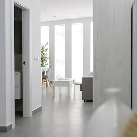 Ro's Lil San Juan Pensión 3*